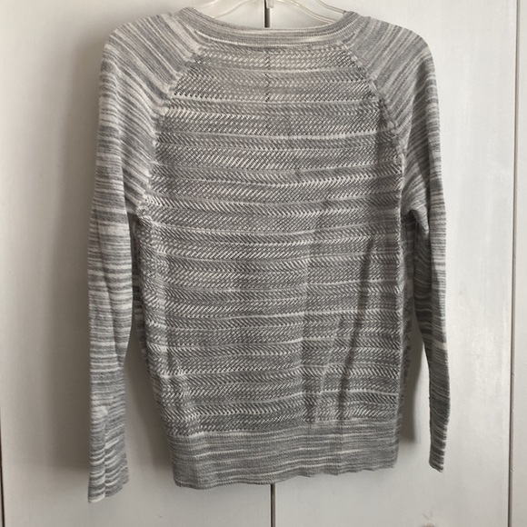 V-neck anthropologie sweater - Picture 2 of 4